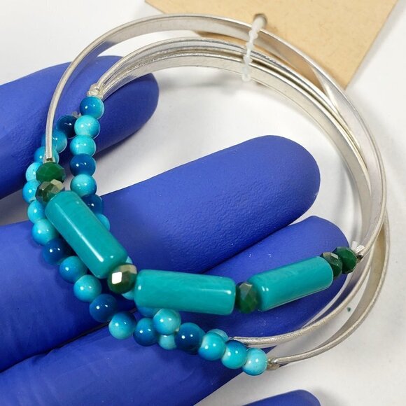 Set of 3 Polished Silver-tone Turquoise color Beaded Stretchy Bracelets - Picture 1 of 6